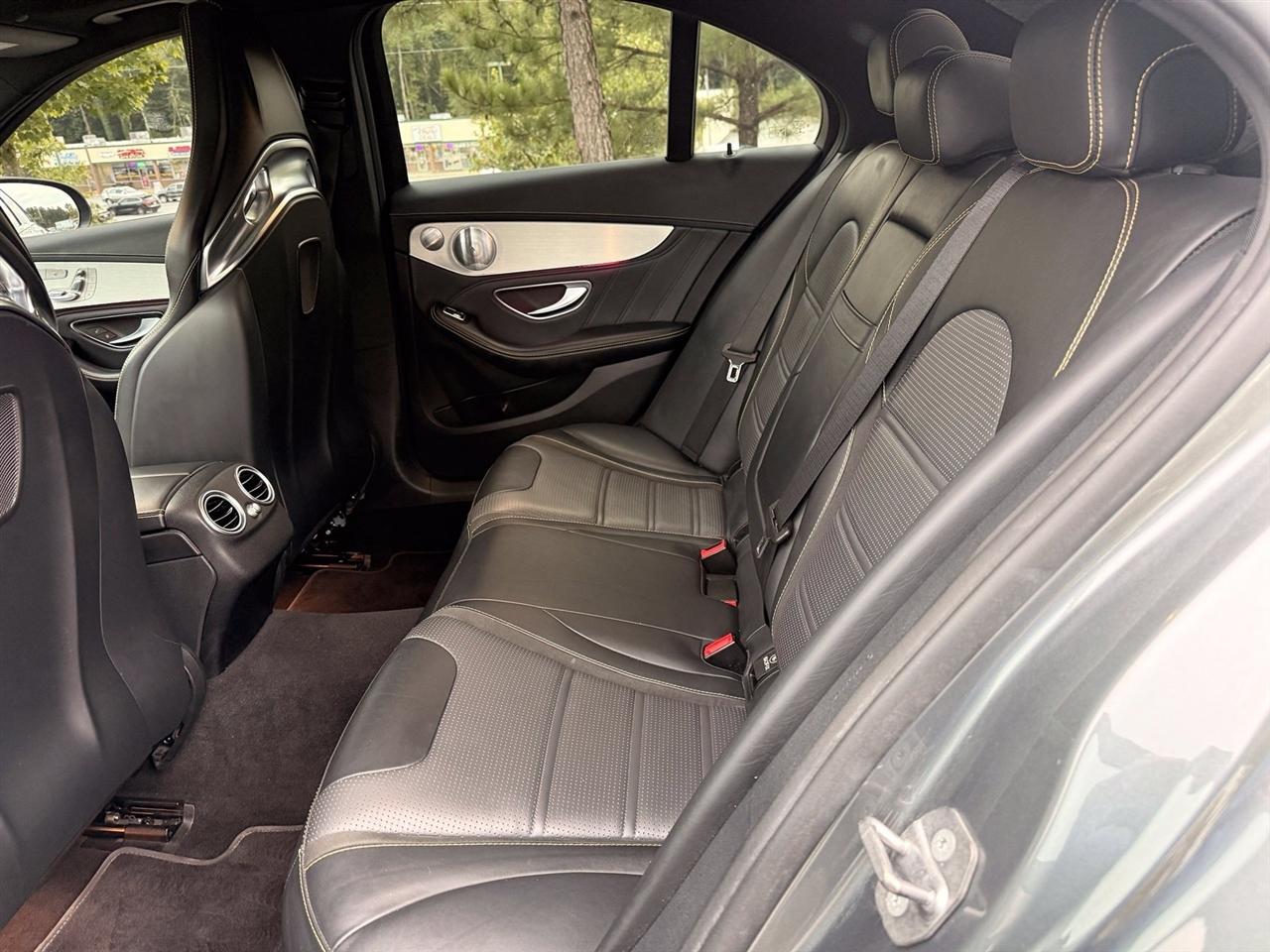 Mercedes-Benz C-Class photo 40