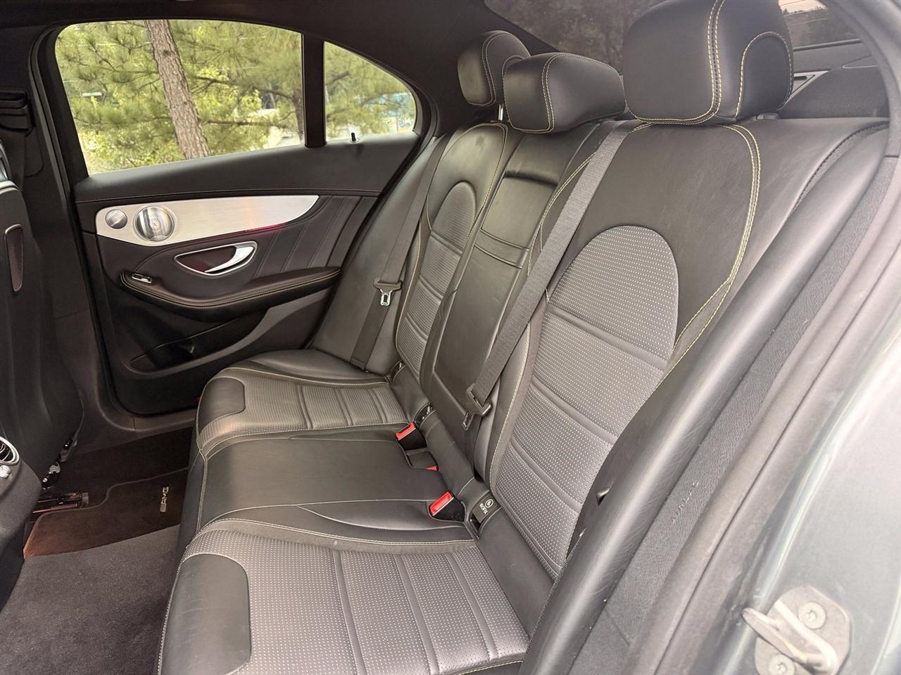 Mercedes-Benz C-Class photo 42