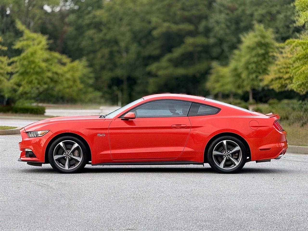 Ford Mustang photo 9