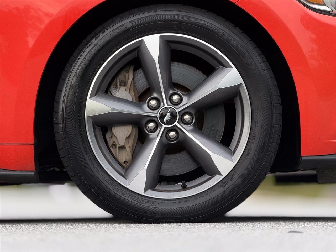 Ford Mustang photo 19