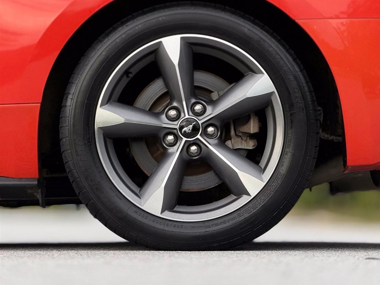 Ford Mustang photo 21