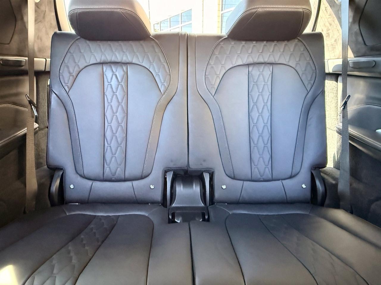 BMW X7  2024