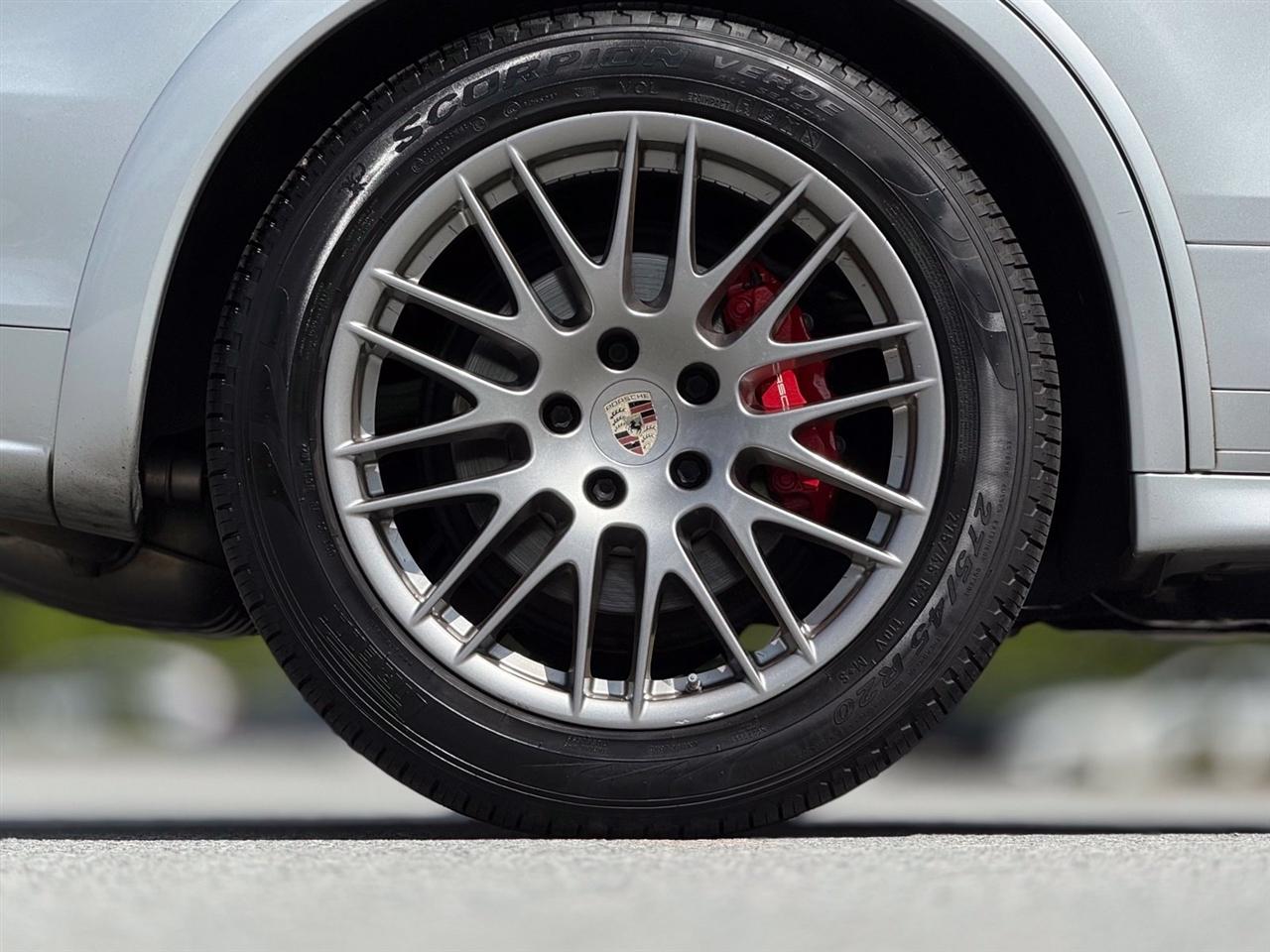 Porsche Cayenne  2013
