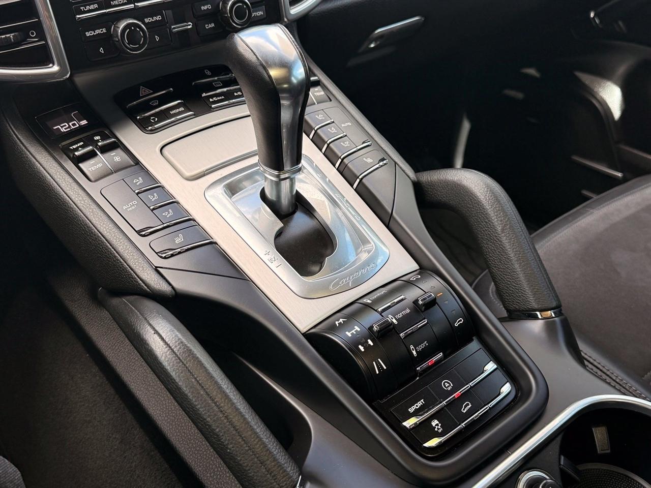 Porsche Cayenne  2013