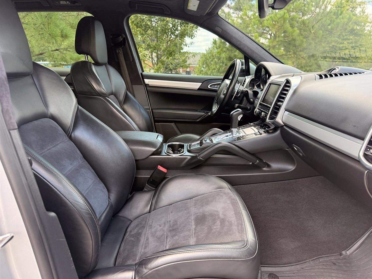 Porsche Cayenne  2013