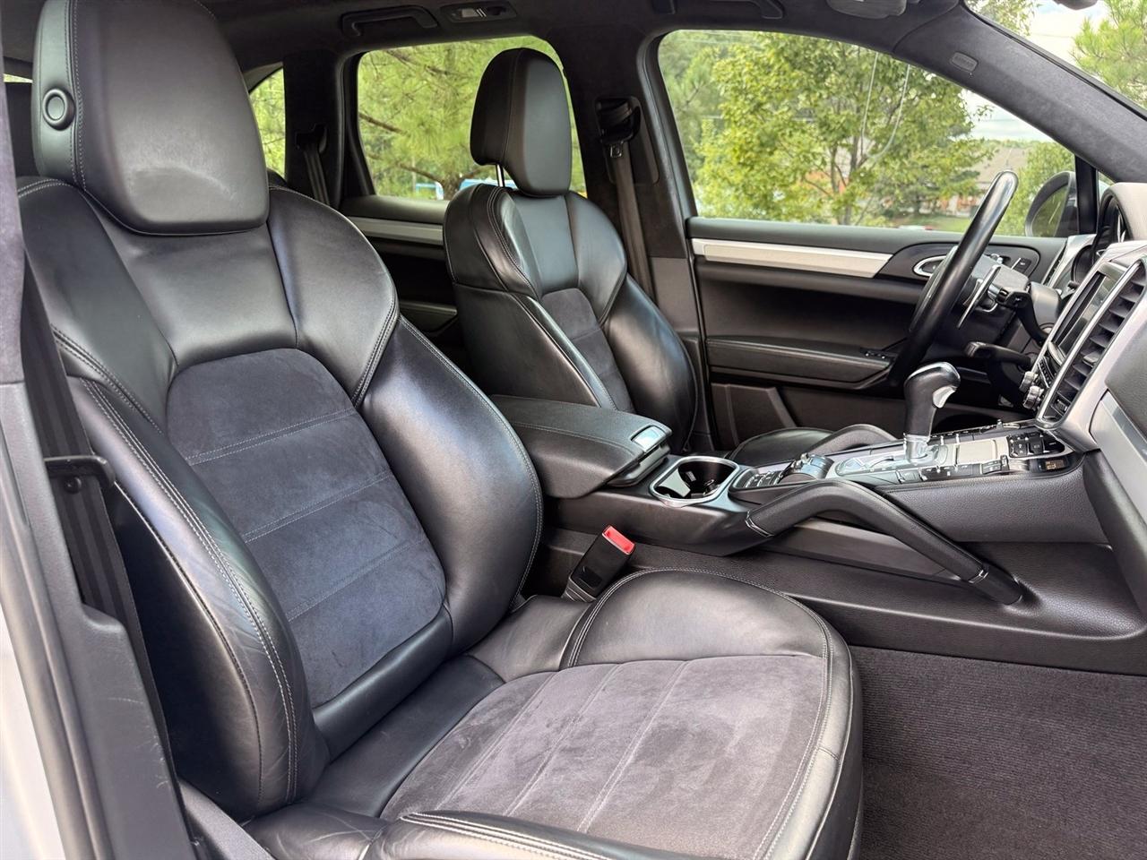 Porsche Cayenne  2013