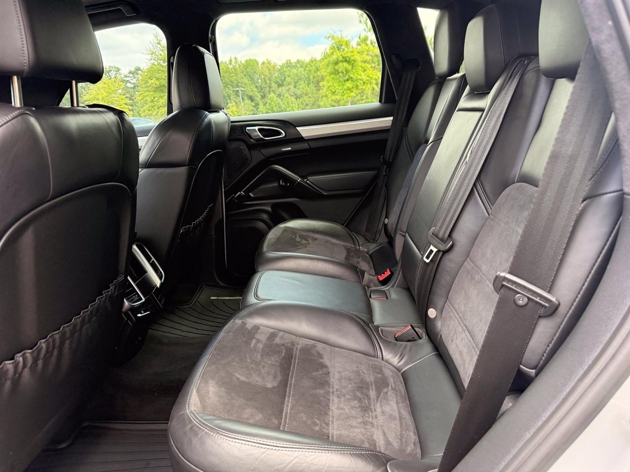 Porsche Cayenne  2013
