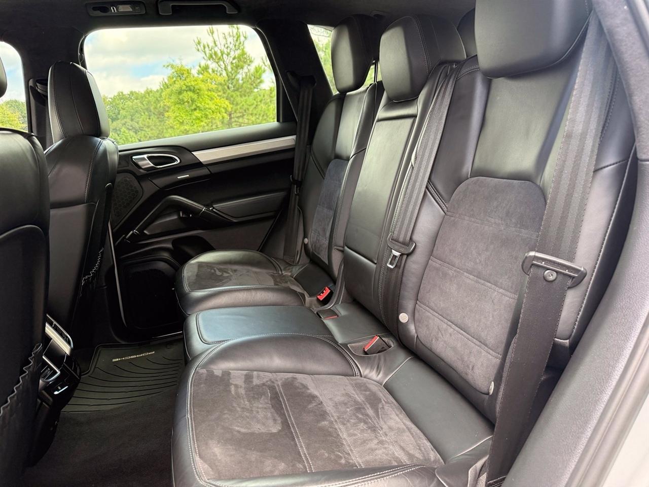 Porsche Cayenne  2013