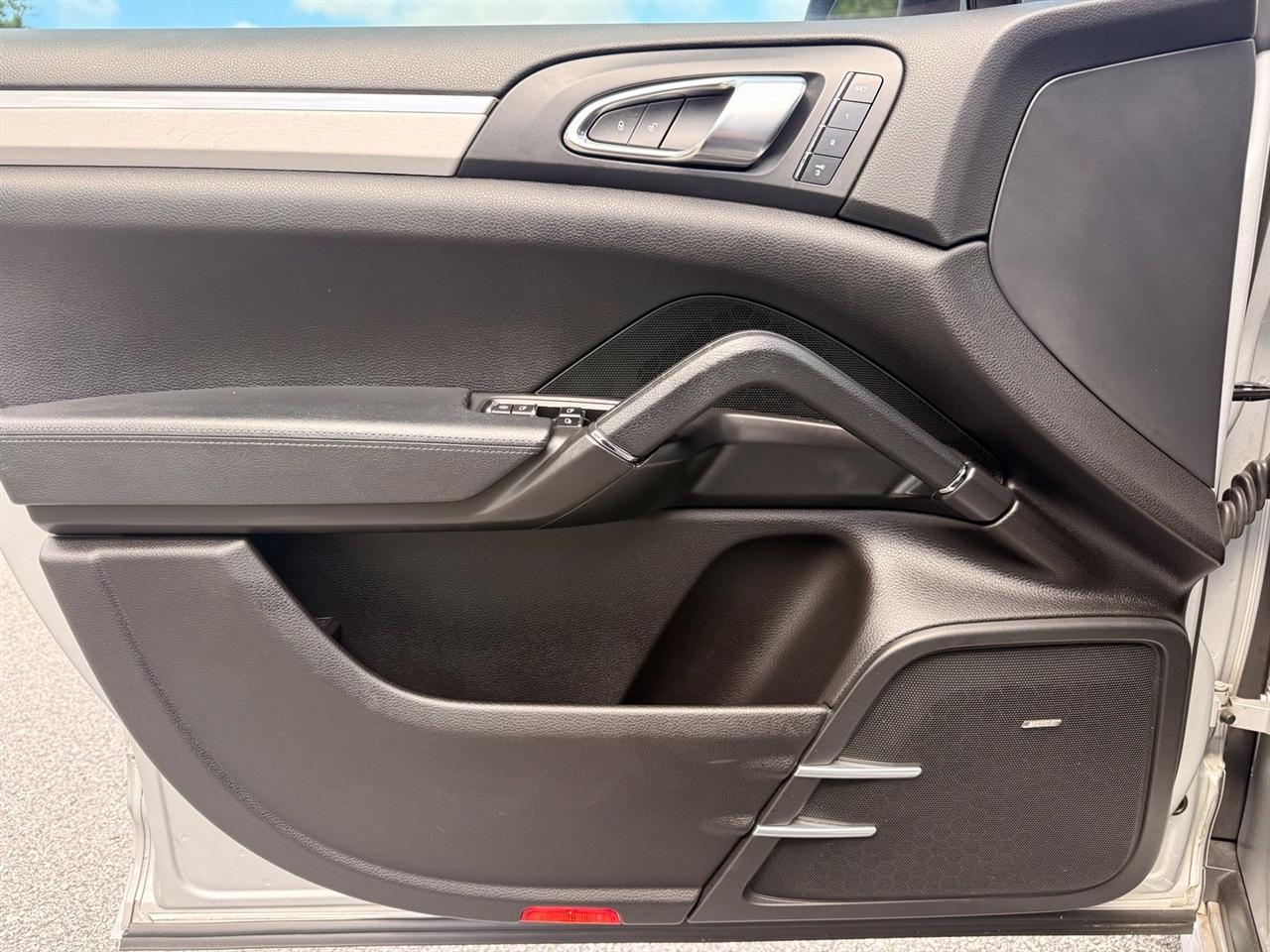 Porsche Cayenne  2013