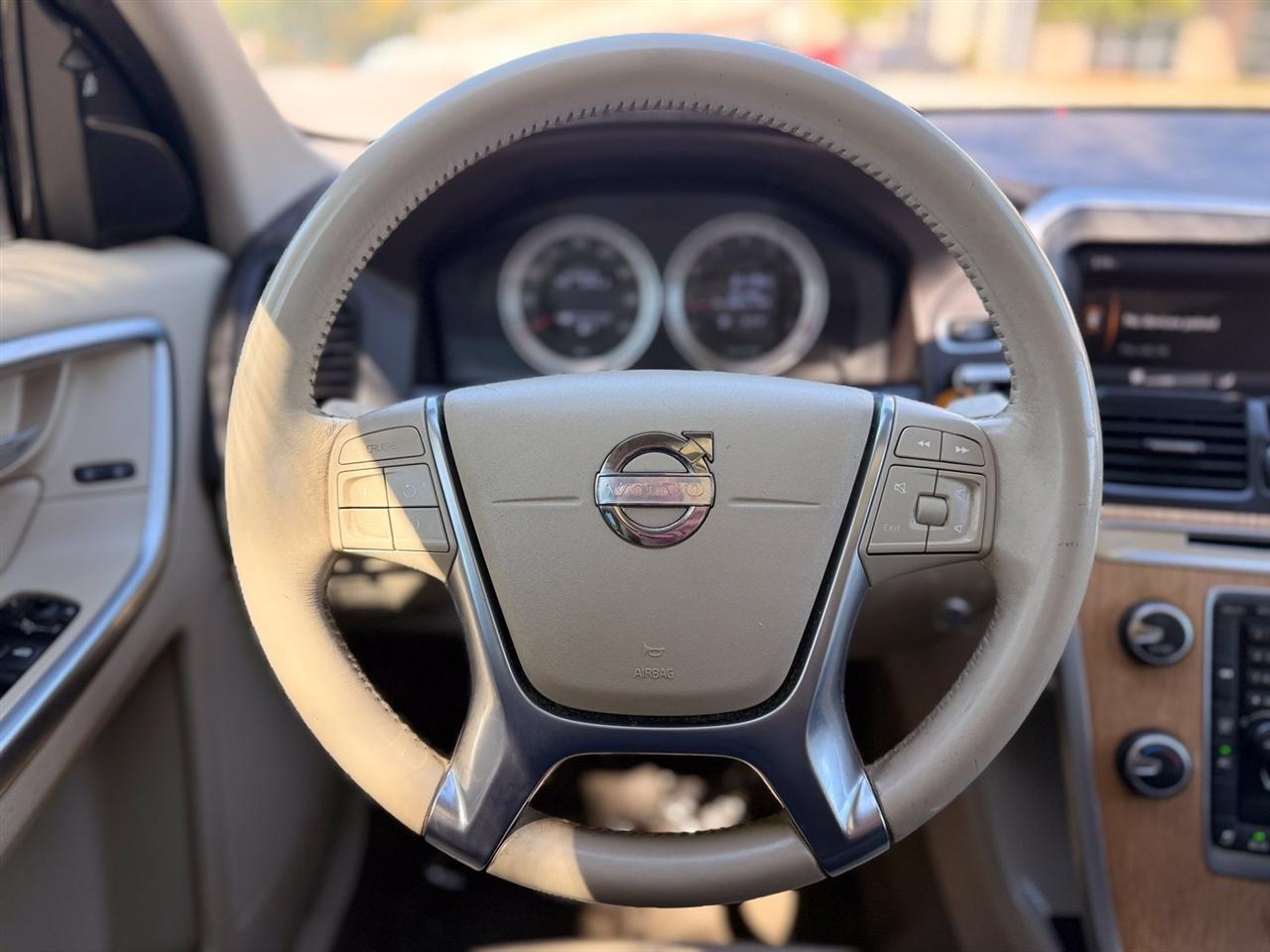 Volvo XC60  2011