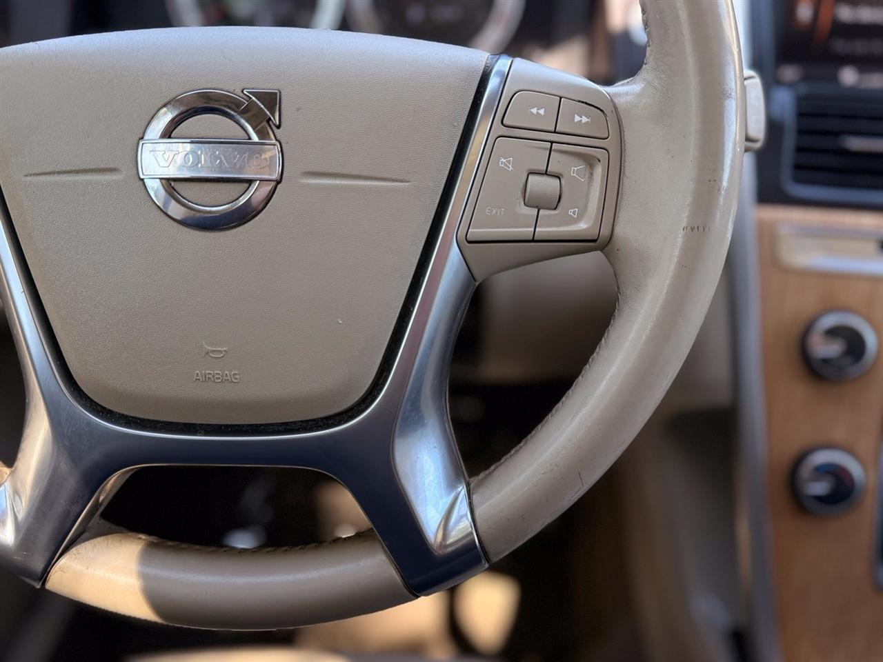 Volvo XC60  2011
