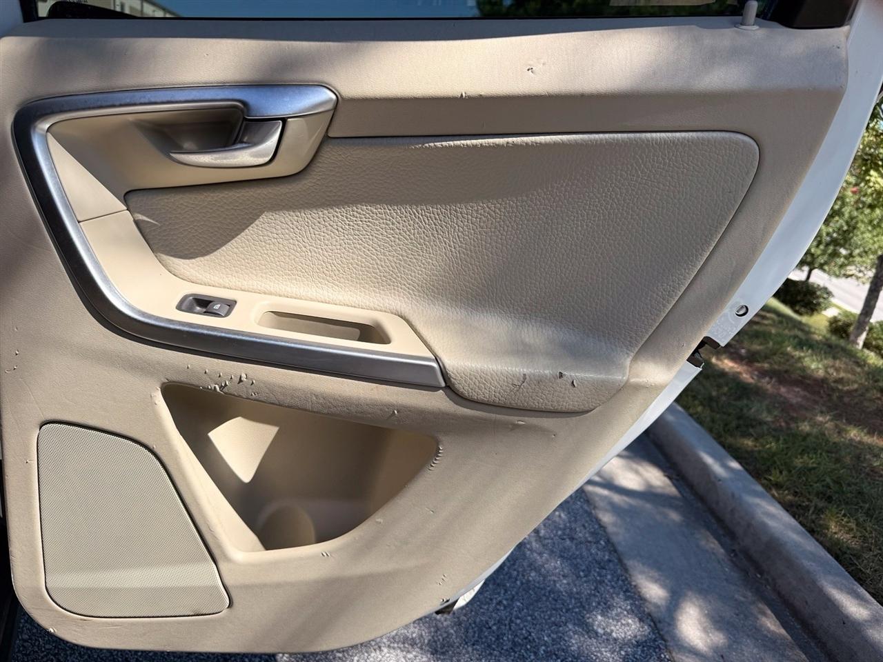 Volvo XC60  2011