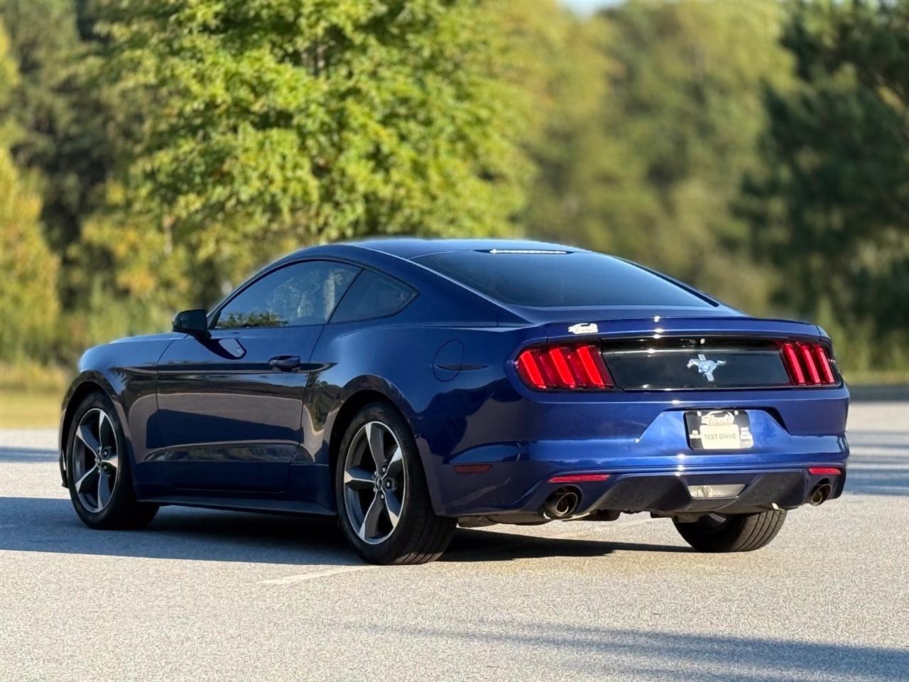 Ford Mustang photo 10