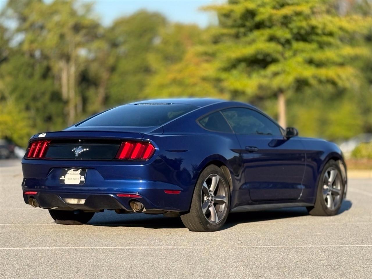 Ford Mustang photo 11