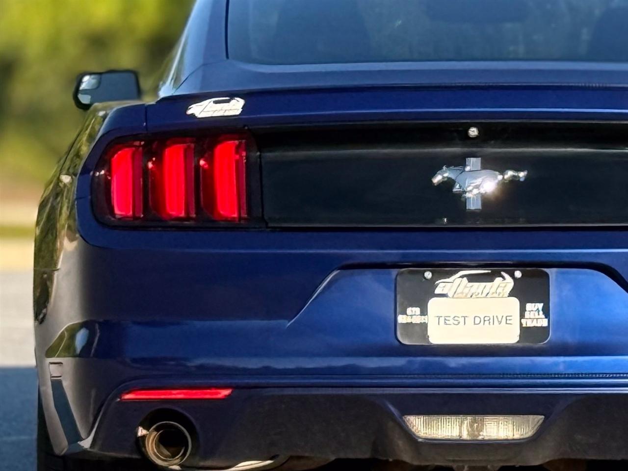 Ford Mustang photo 16