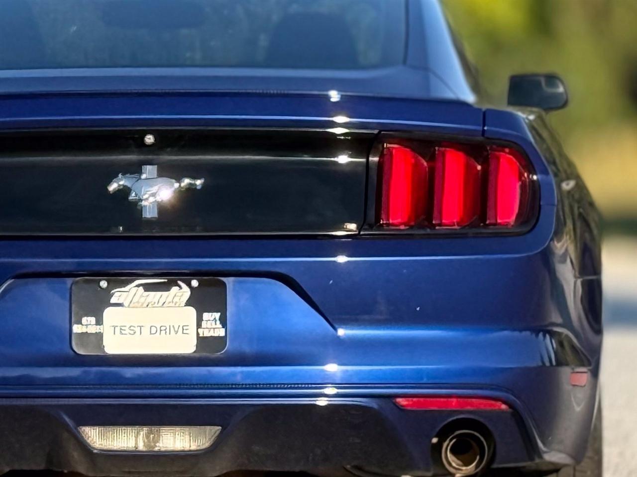 Ford Mustang photo 17