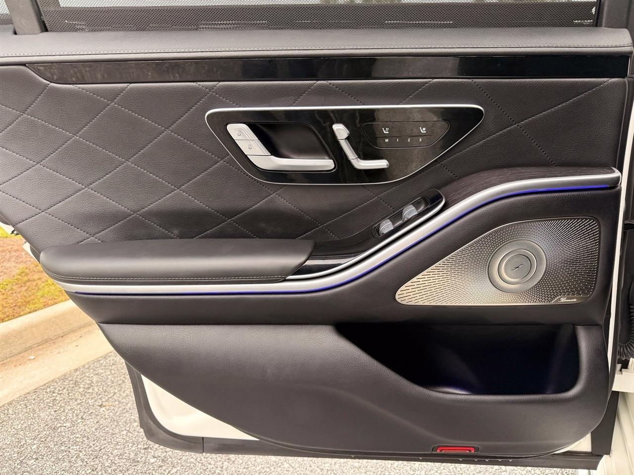 Mercedes-Benz S-Class  2022