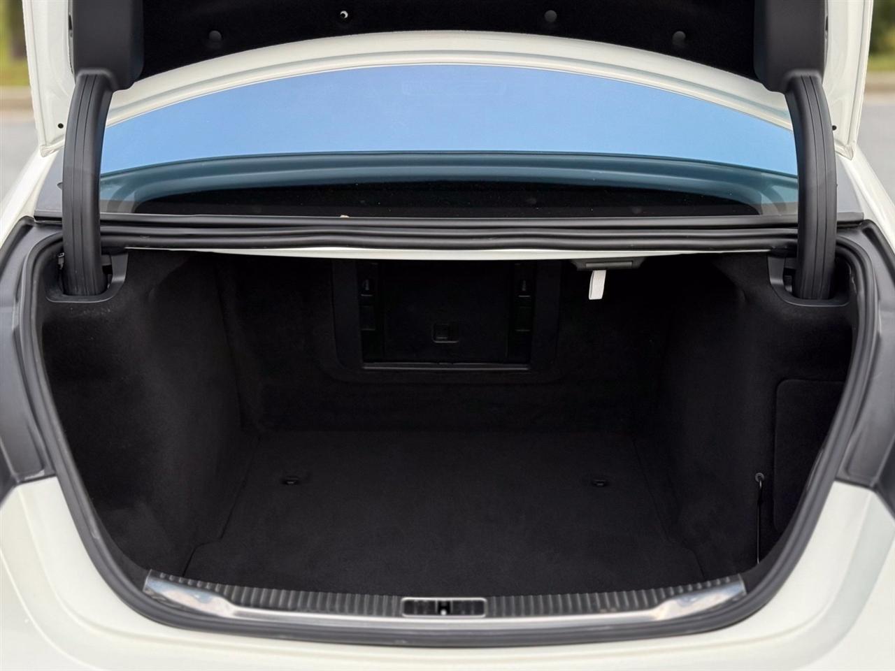 Mercedes-Benz S-Class  2022