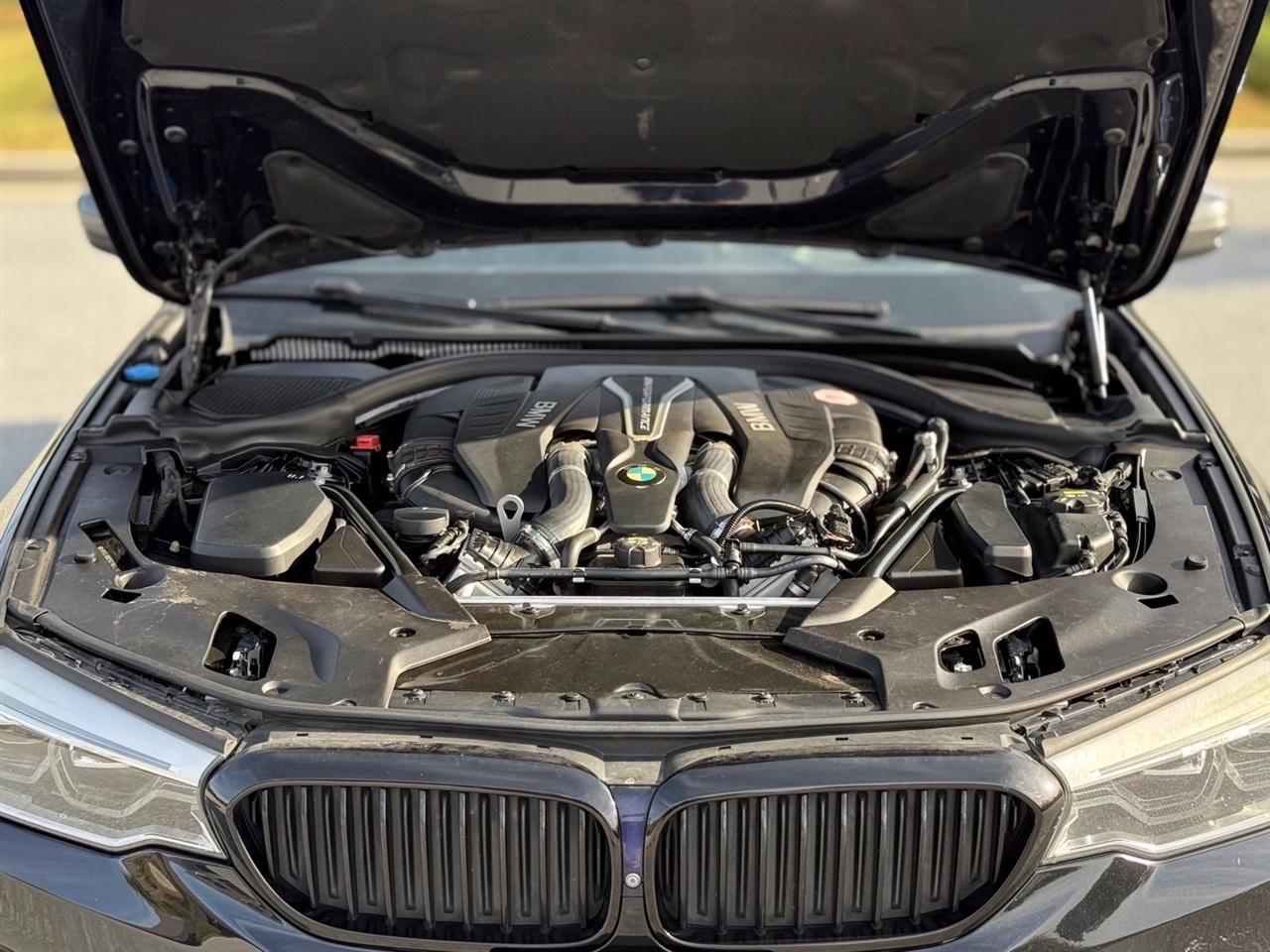 BMW 5 Series  2018