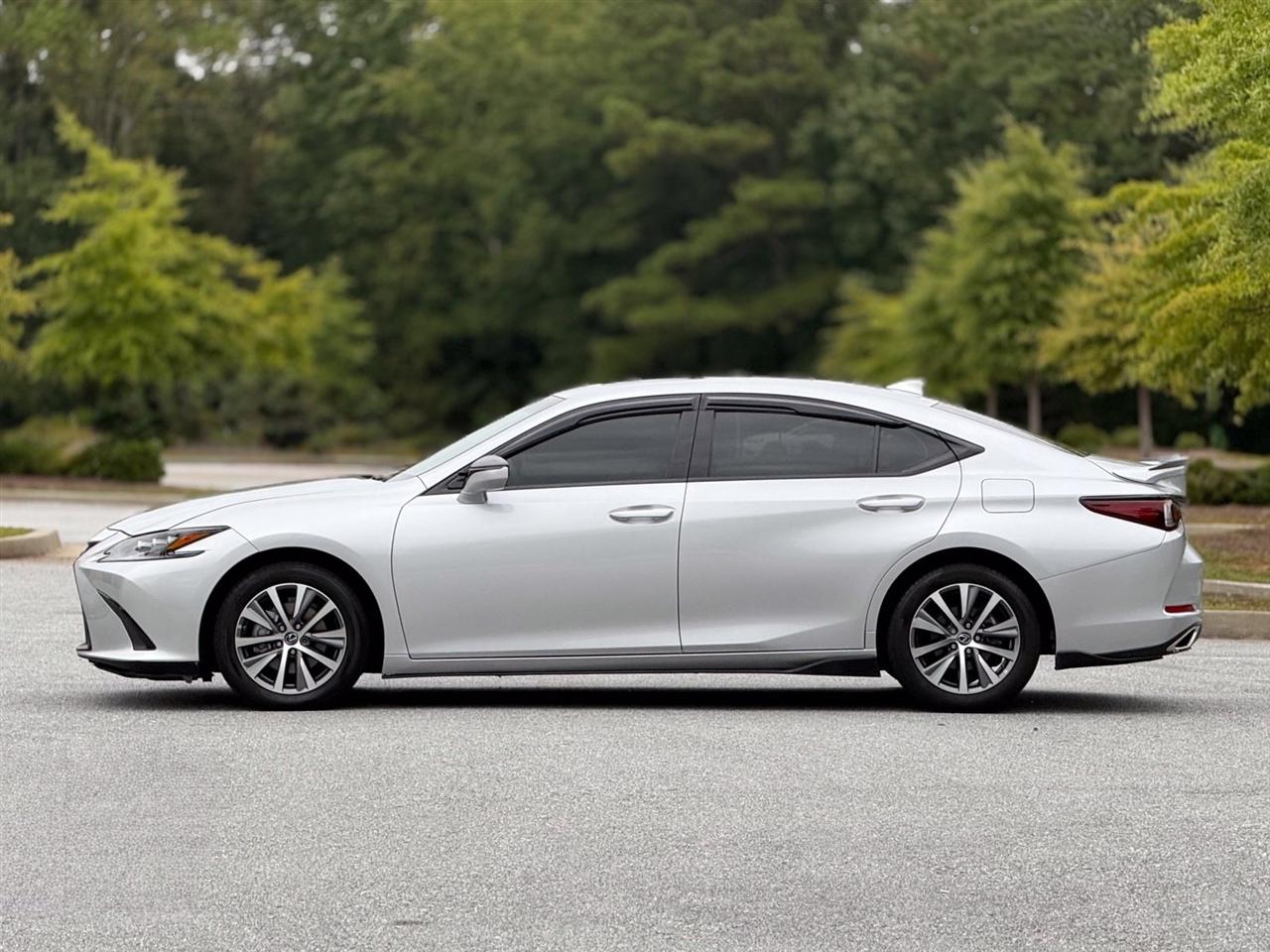 Lexus ES  2021