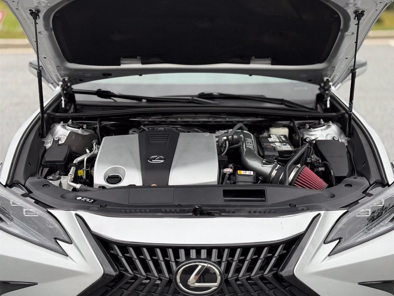 Lexus ES  2021