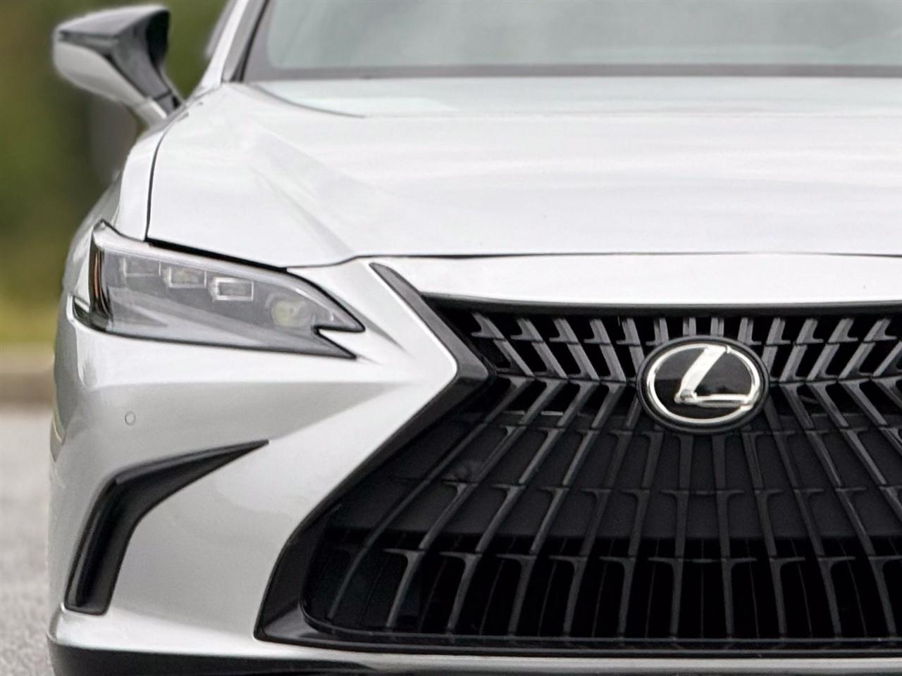 Lexus ES  2021
