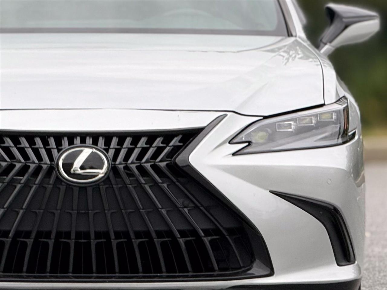 Lexus ES  2021