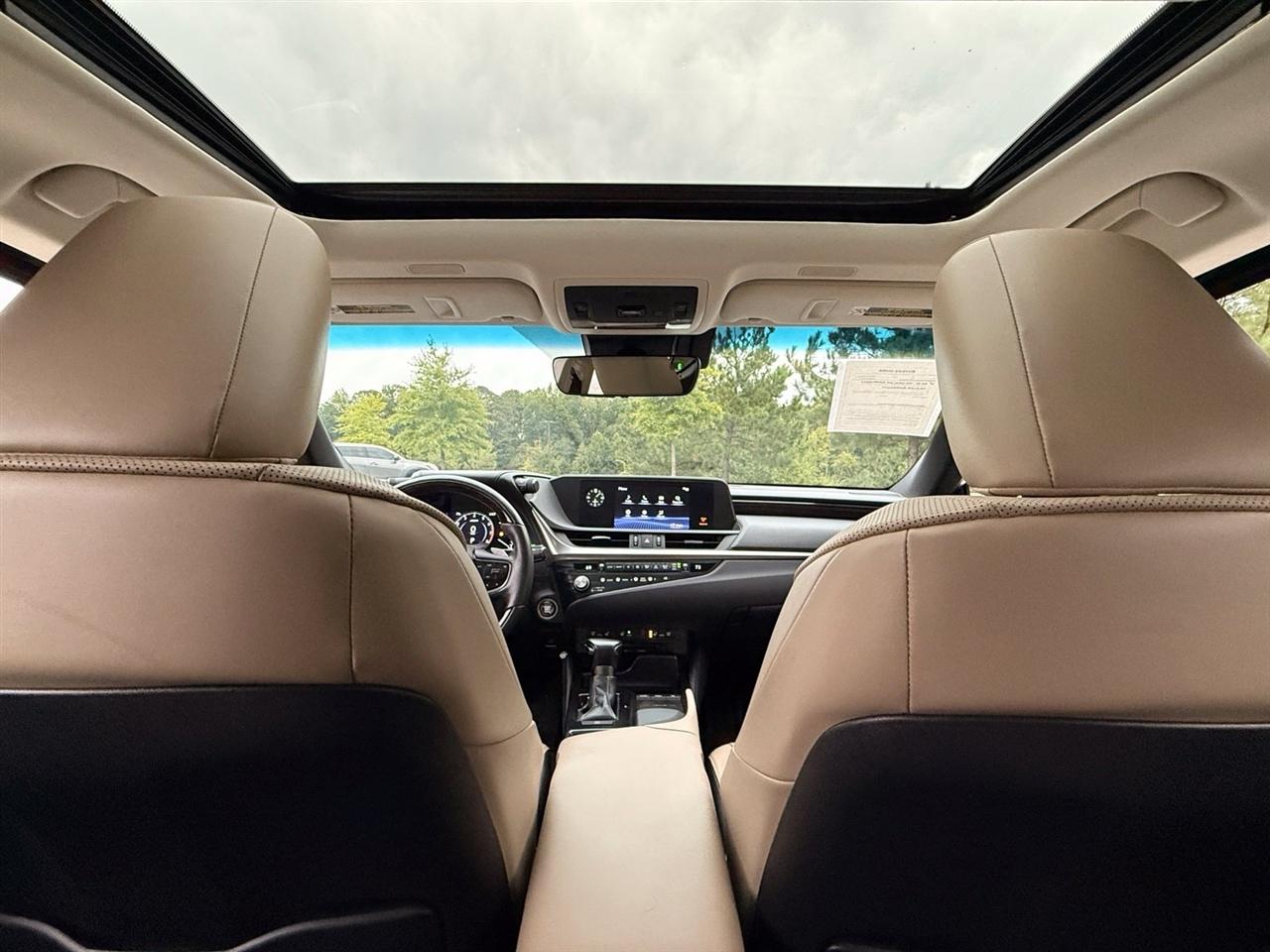 Lexus ES photo 33