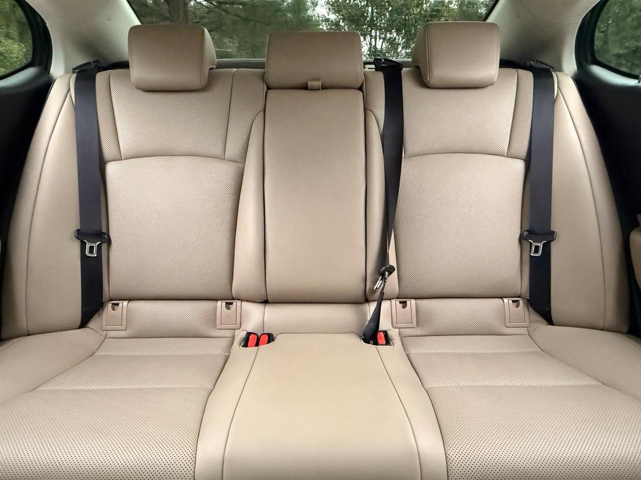 Lexus ES photo 41