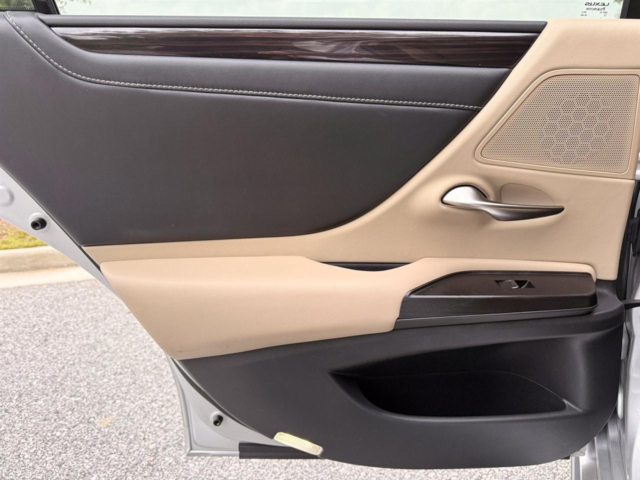 Lexus ES photo 45