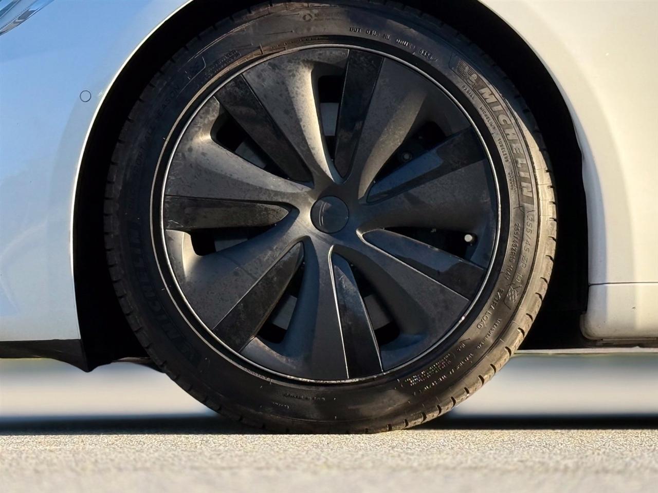 Tesla Model S  2021
