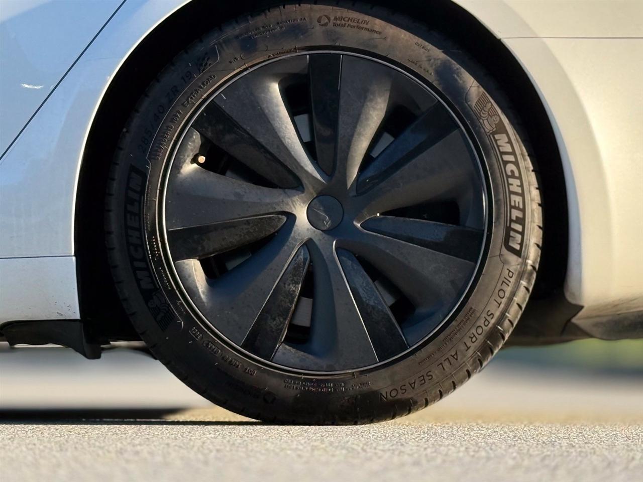 Tesla Model S  2021