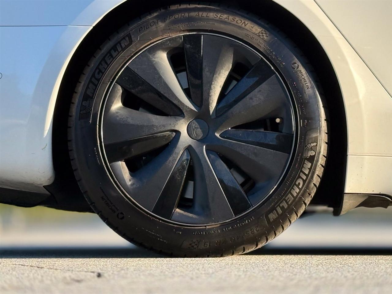 Tesla Model S  2021
