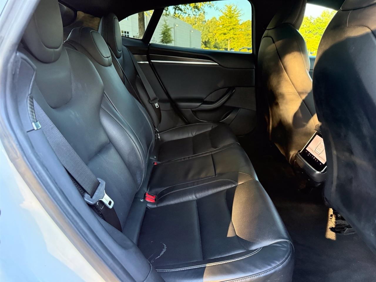 Tesla Model S  2021