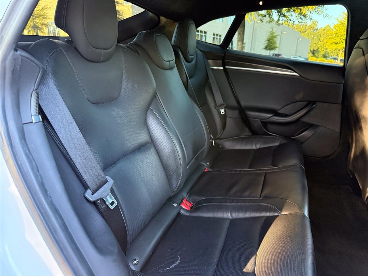 Tesla Model S  2021