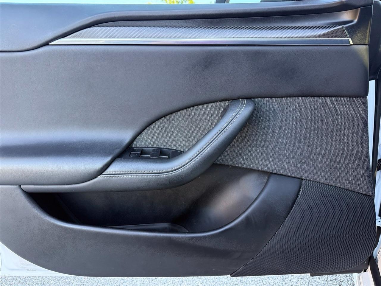 Tesla Model S  2021