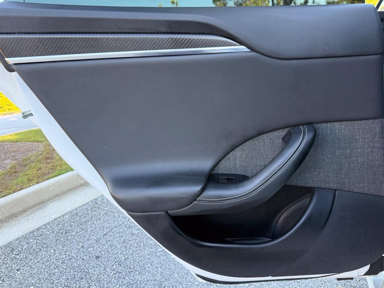 Tesla Model S  2021