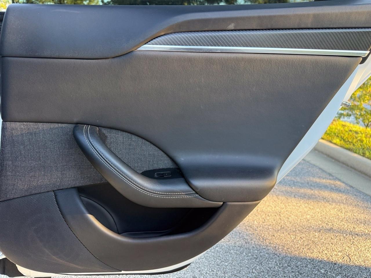 Tesla Model S  2021
