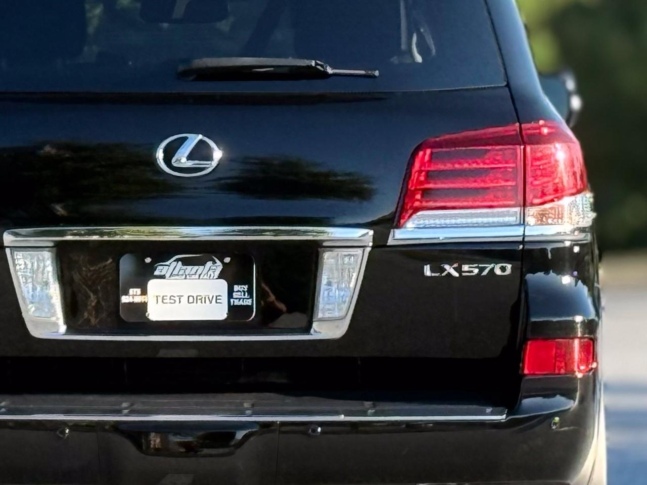 Lexus LX 570  2015