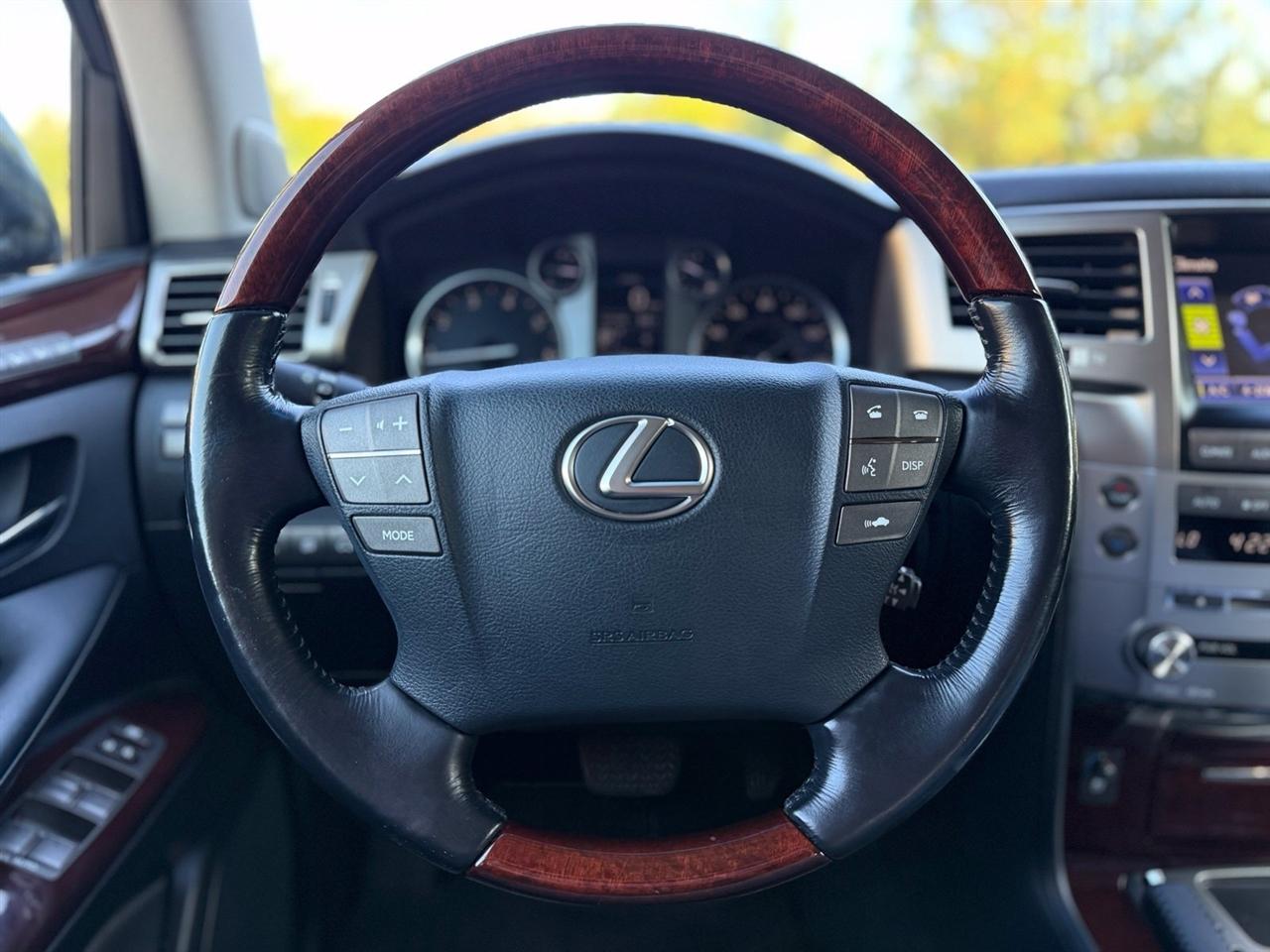 Lexus LX 570  2015