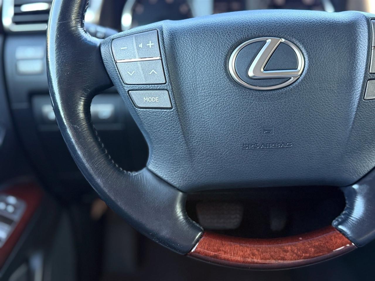 Lexus LX 570  2015