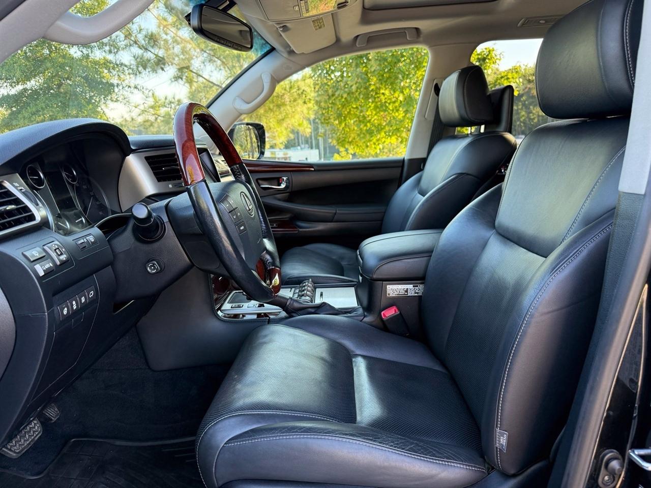 Lexus LX 570  2015