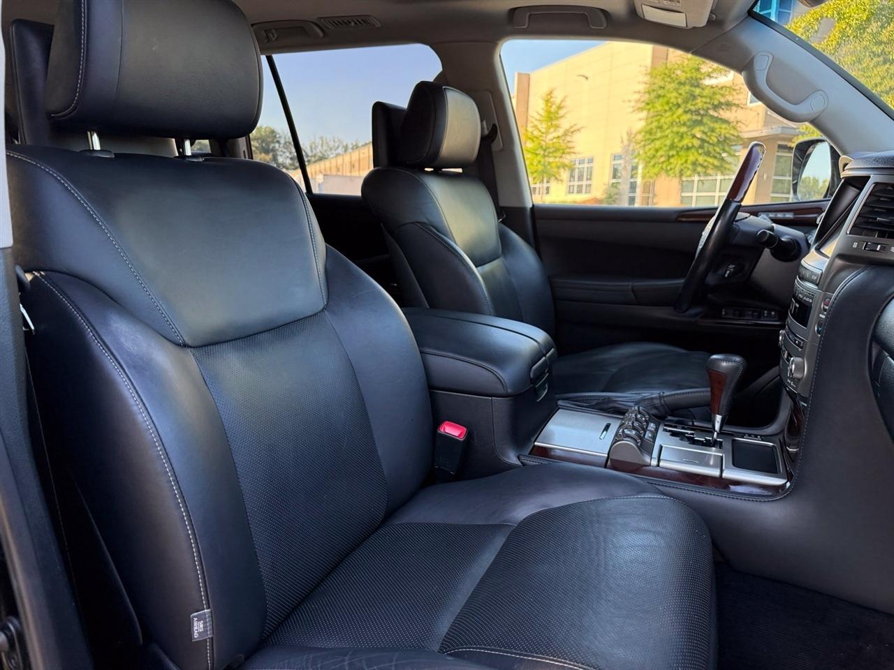 Lexus LX 570  2015