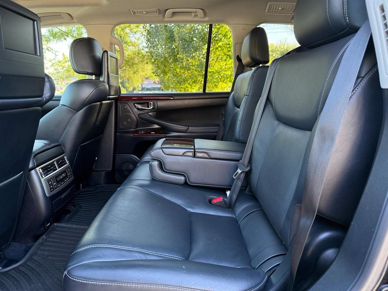 Lexus LX 570  2015