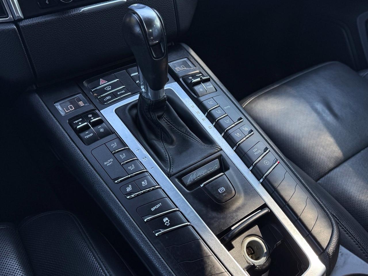 Porsche Macan  2015