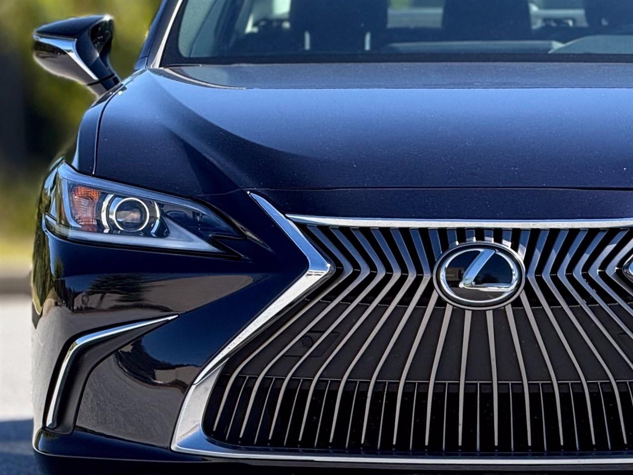Lexus ES  2019
