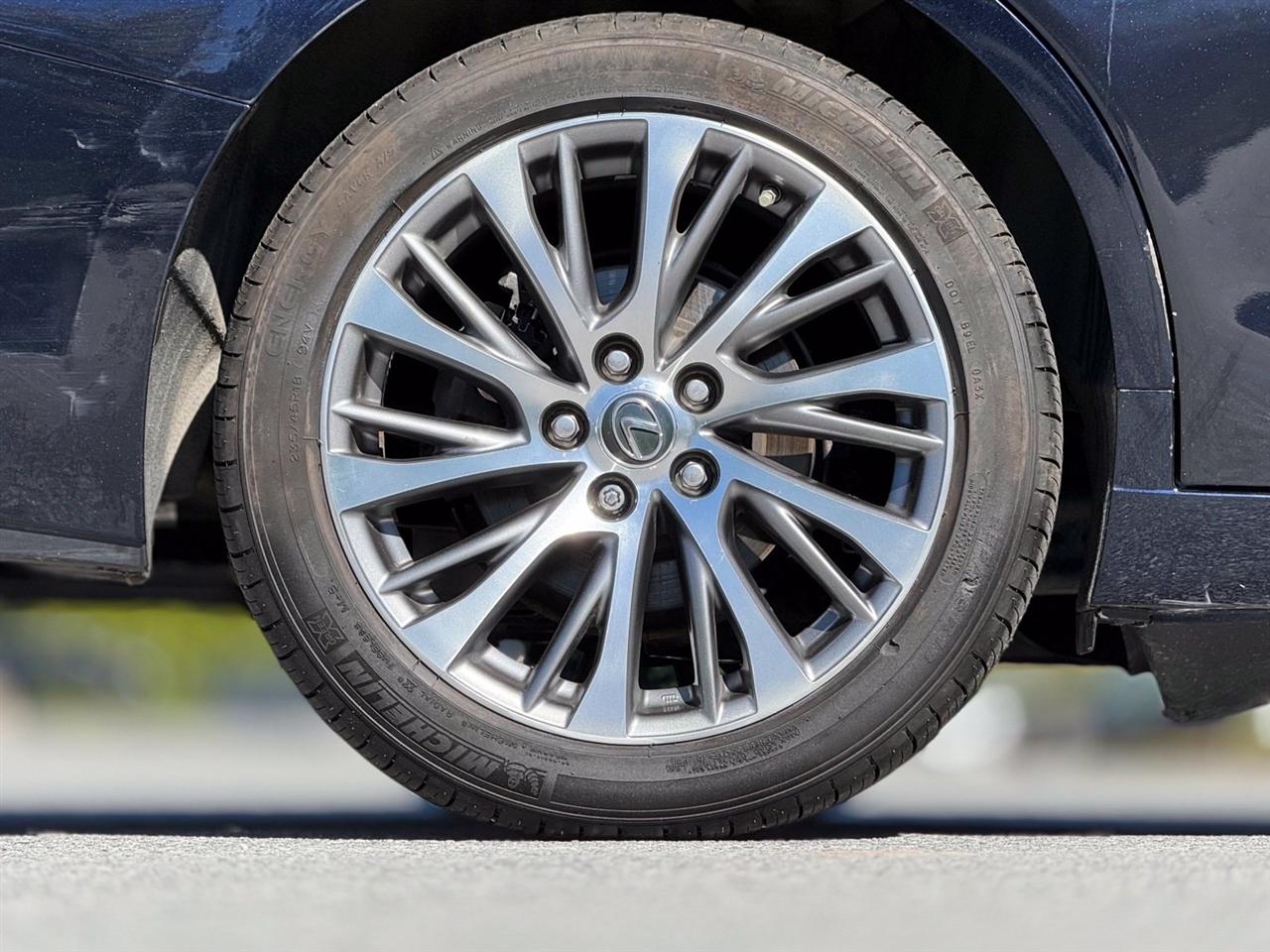 Lexus ES  2019