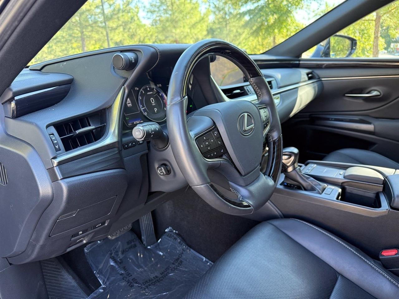 Lexus ES  2019