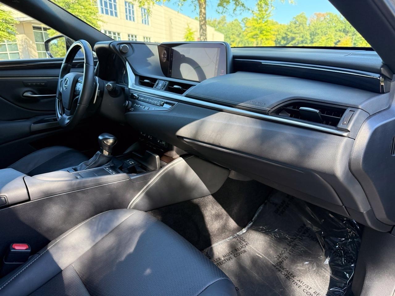 Lexus ES  2019