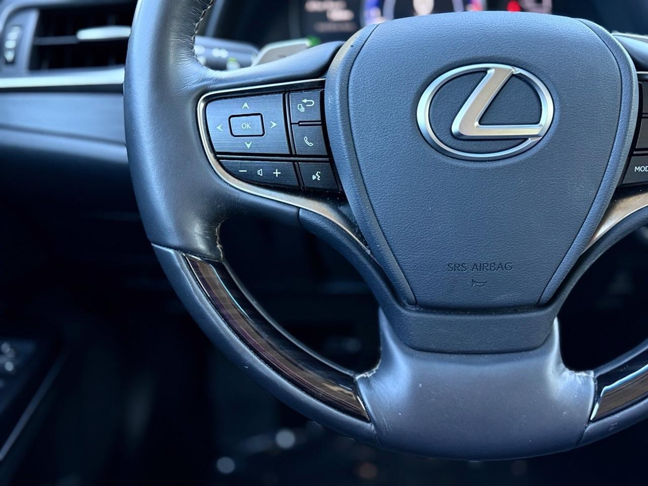 Lexus ES  2019